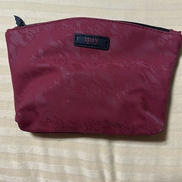 IPSY travel or cosmetic bag, tassle zipper pull NWOT - Picture 2 of 3